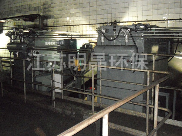 微動(dòng)力皮帶機(jī)濾筒除塵器